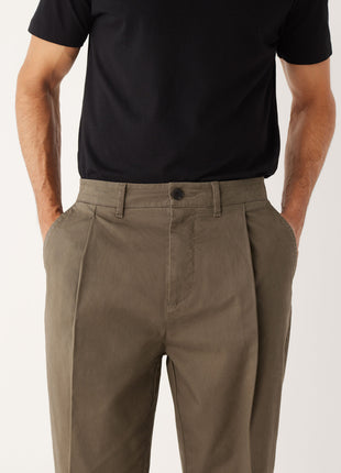 The Jamie Relaxed Tapered Fit Chino Pant in Mocha