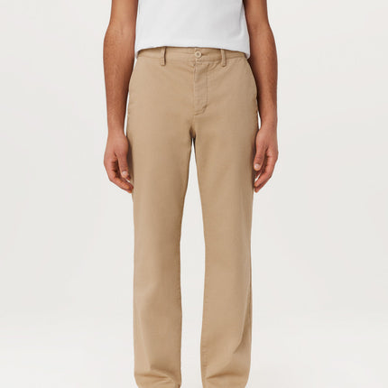 The Joey Straight Chino Pant in Sandstone